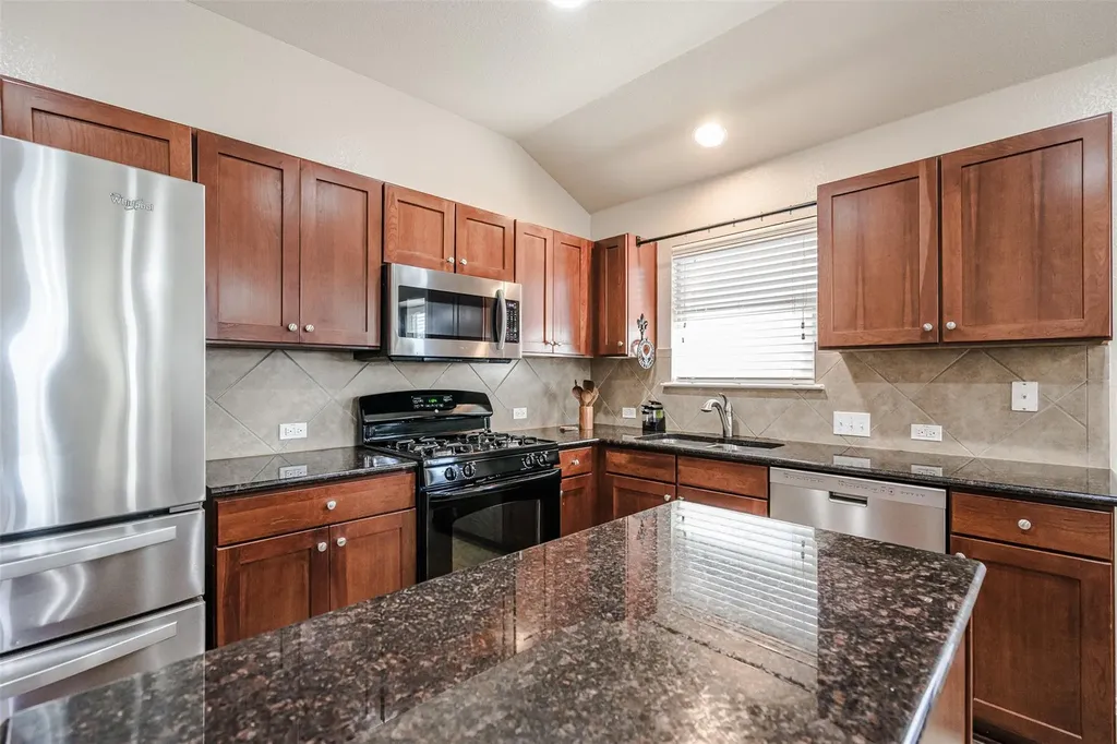 2404 Christoff Loop Austin TX 78748