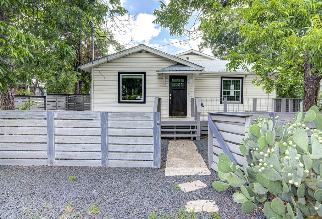 2200 E 14th Street Austin TX 78702