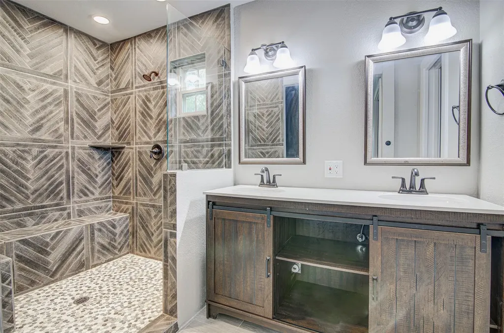 2200 E 14th Street Austin TX 78702