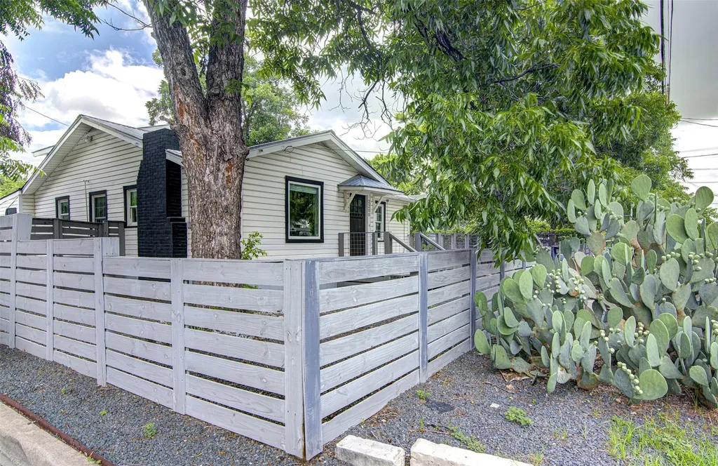 2200 E 14th Street Austin TX 78702