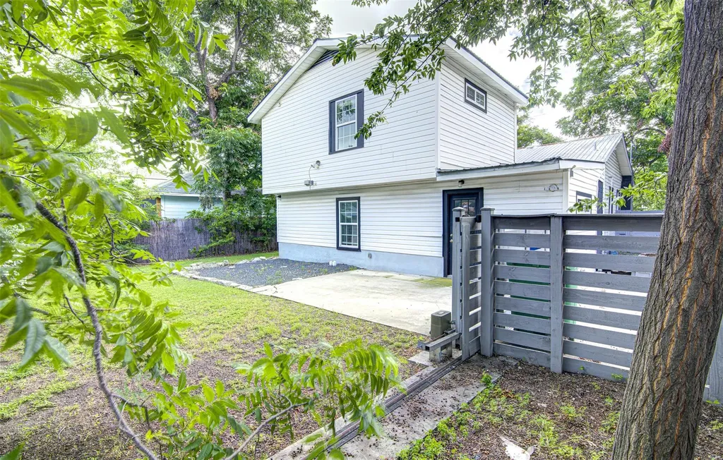 2200 E 14th Street Austin TX 78702