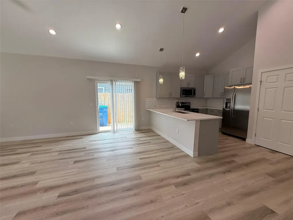 817 5th Street Lockhart TX 78644
