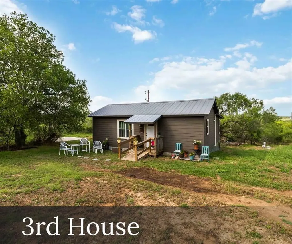 227 Henderson Lane Lockhart TX 78644