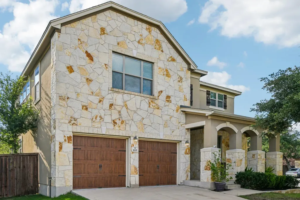 1601 Bovina Drive Leander TX 78641