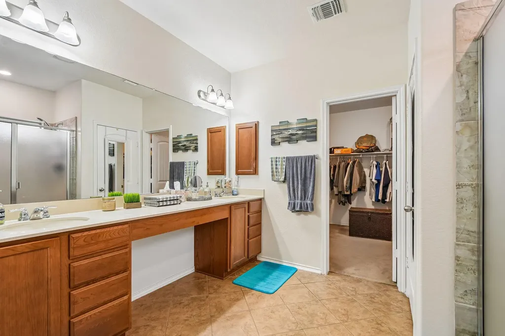 1601 Bovina Drive Leander TX 78641