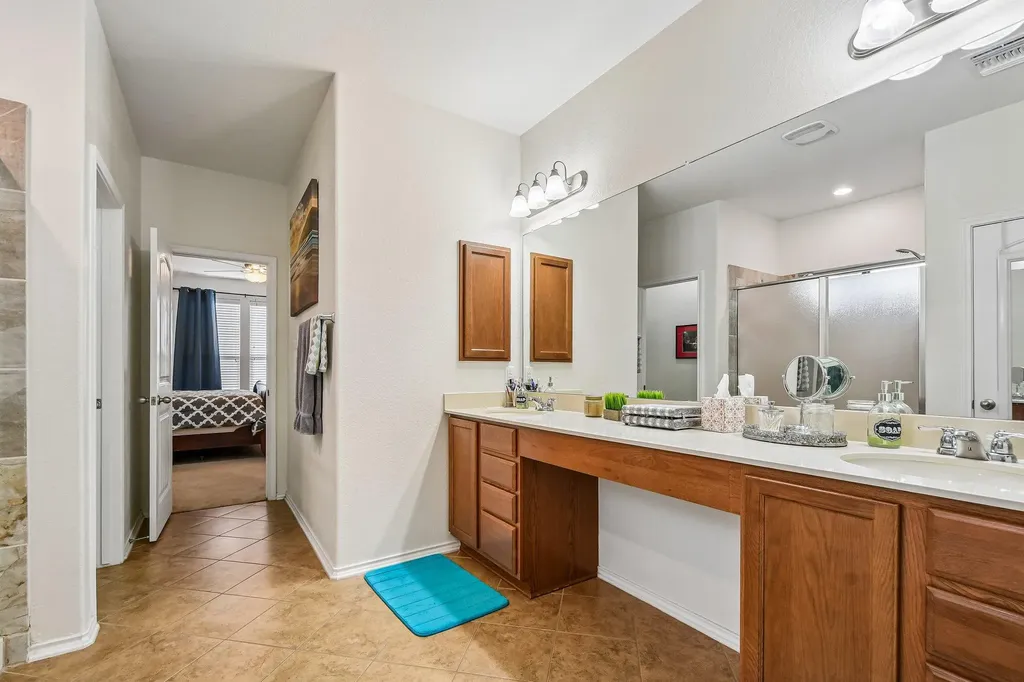 1601 Bovina Drive Leander TX 78641