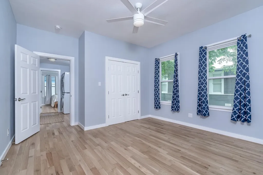 1014 W 6th Street Taylor TX 76574