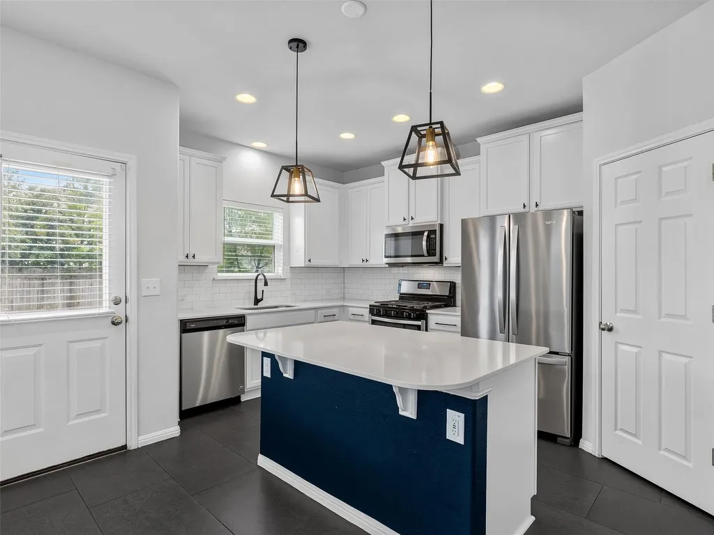 6321 Andes Peak Trail Austin TX 78747