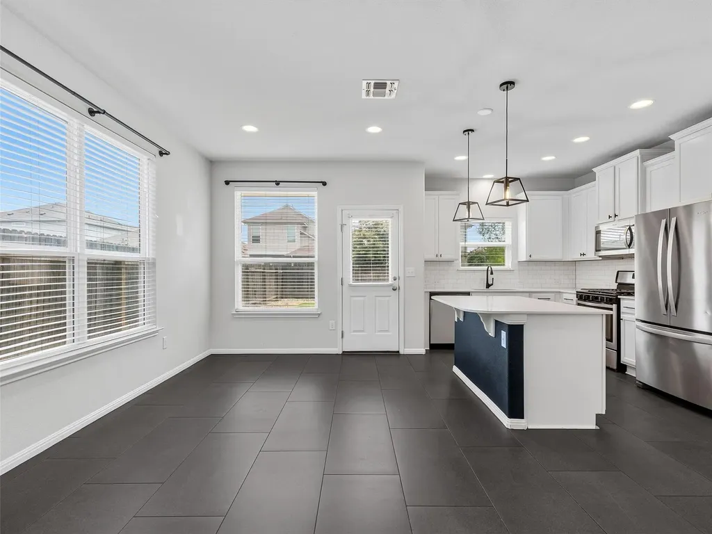 6321 Andes Peak Trail Austin TX 78747