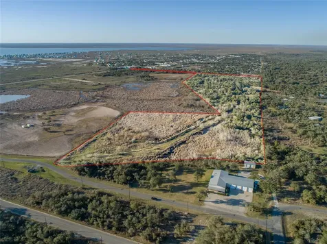 6498 N Highway 35 Rockport TX 78382