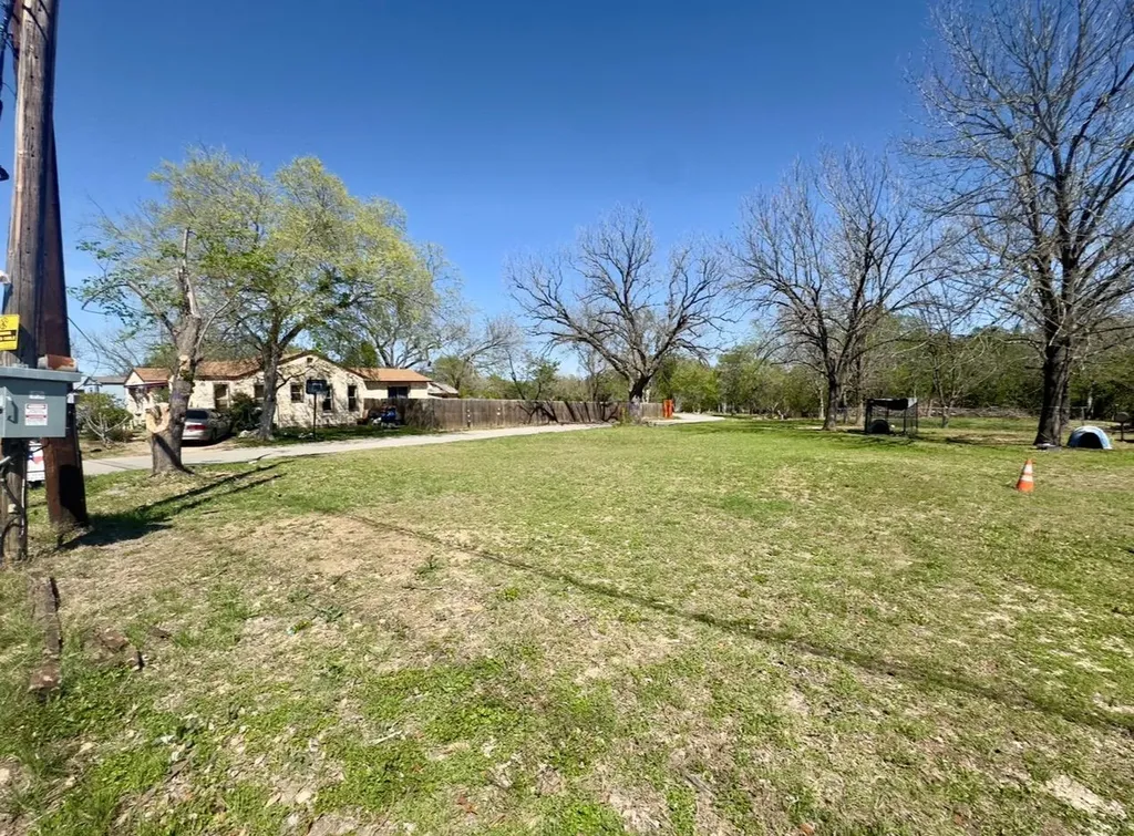 600 Sabine Street Lockhart TX 78644