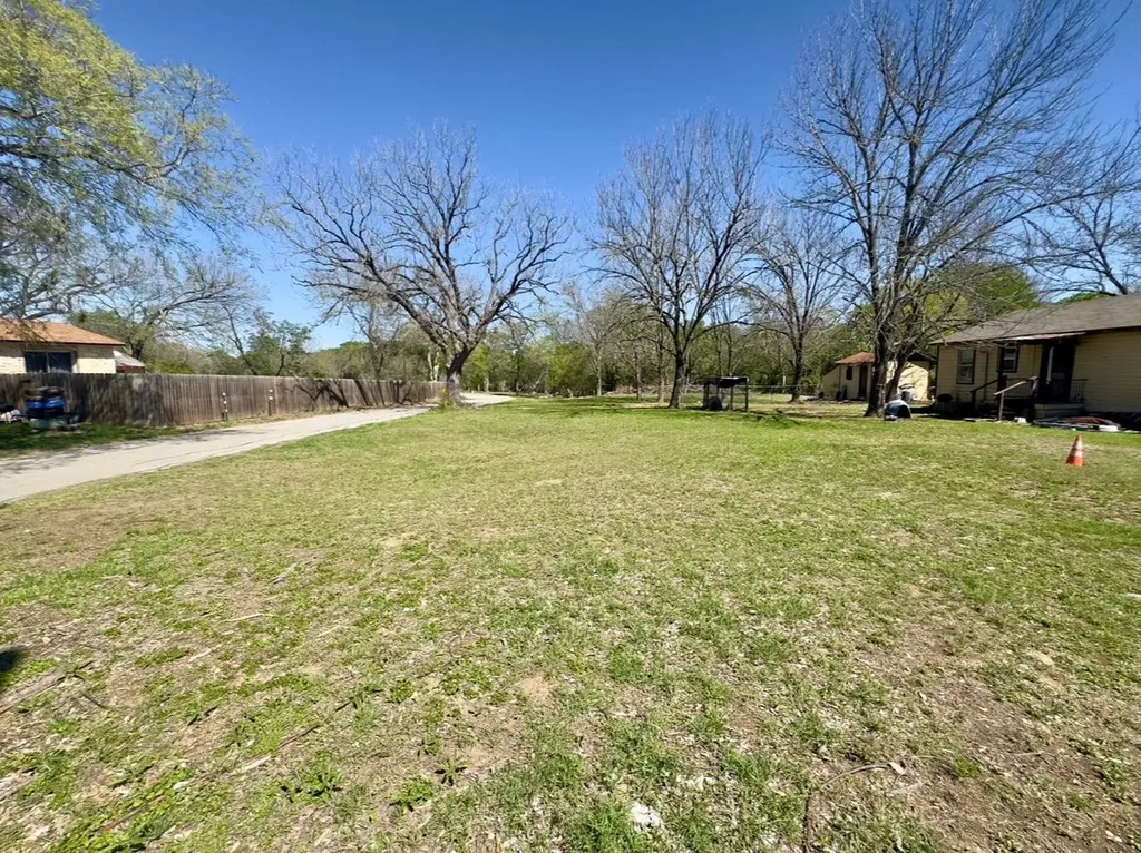600 Sabine Street Lockhart TX 78644