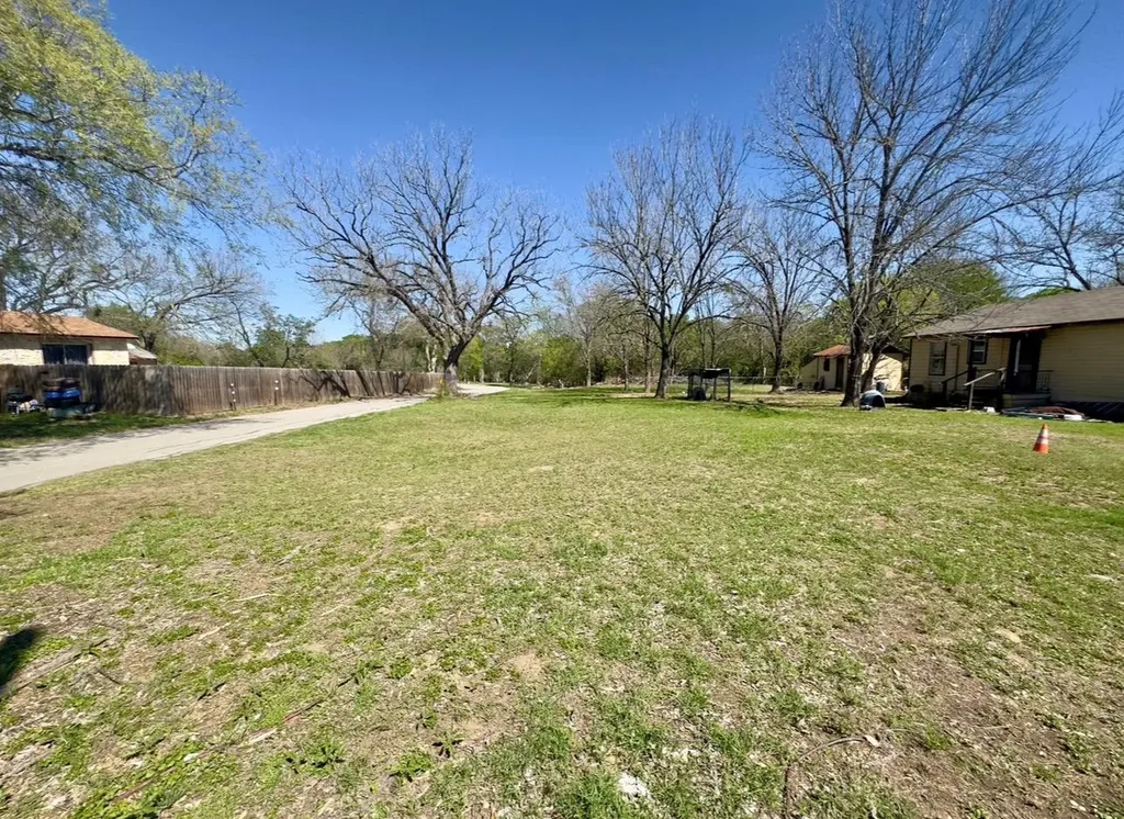 600 Sabine Street Lockhart TX 78644