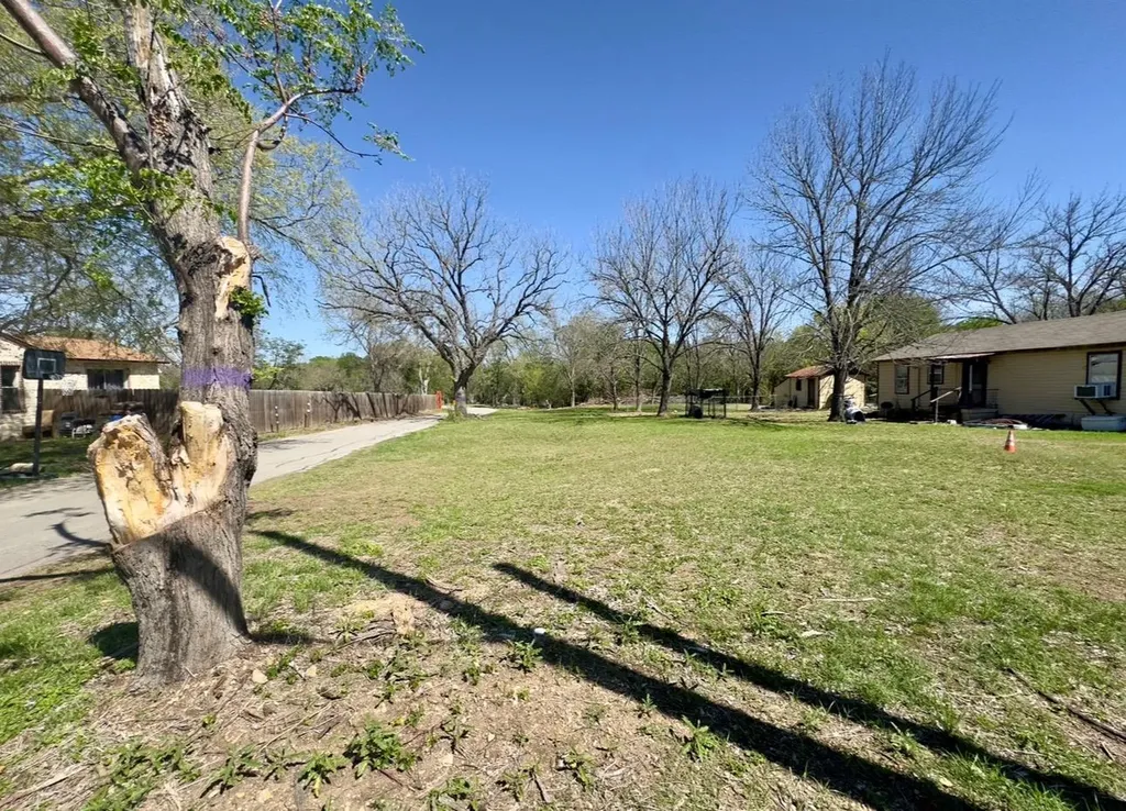 600 Sabine Street Lockhart TX 78644
