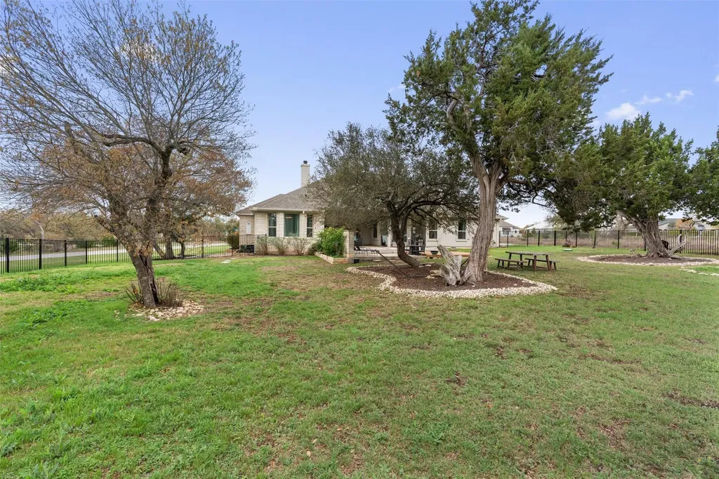 2201 Live Oak Road Leander TX 78641