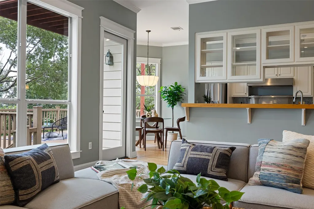6213 Edwards Mountain Cove Austin TX 78731