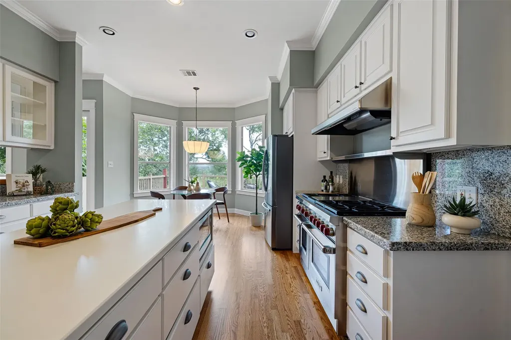 6213 Edwards Mountain Cove Austin TX 78731