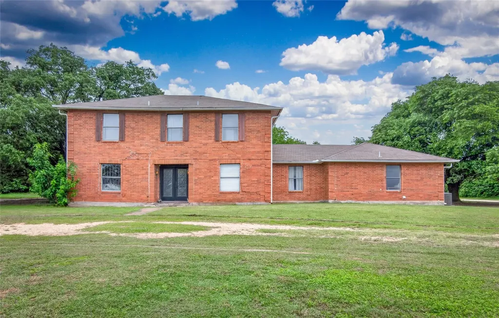 1405 Southwood Hills Drive Taylor TX 76574