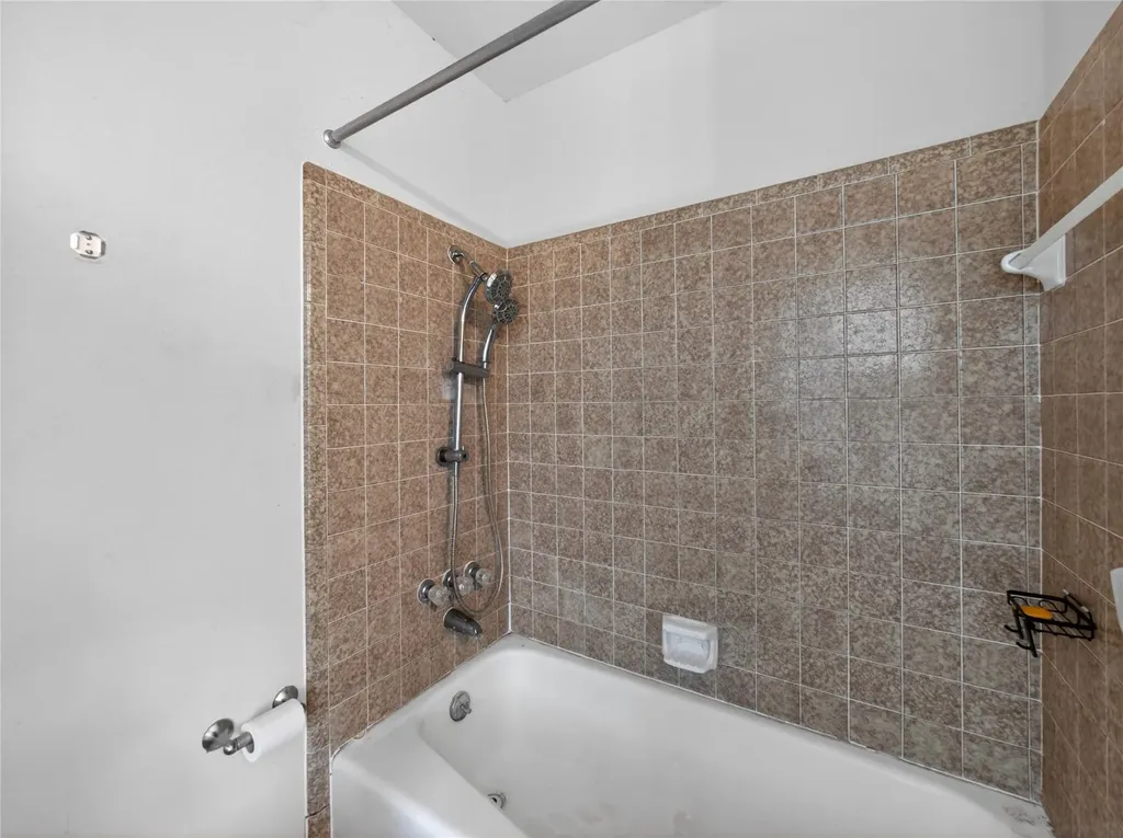 1405 Southwood Hills Drive Taylor TX 76574