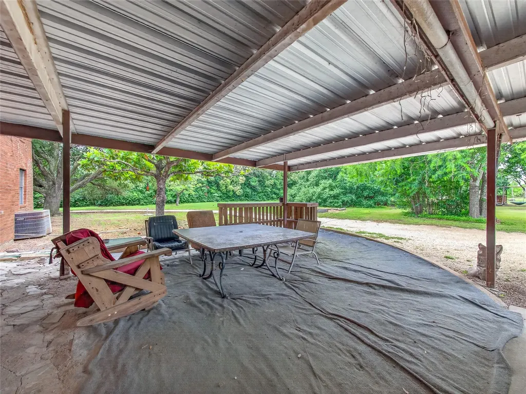 1405 Southwood Hills Drive Taylor TX 76574