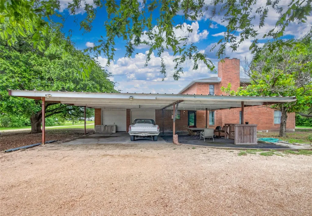 1405 Southwood Hills Drive Taylor TX 76574
