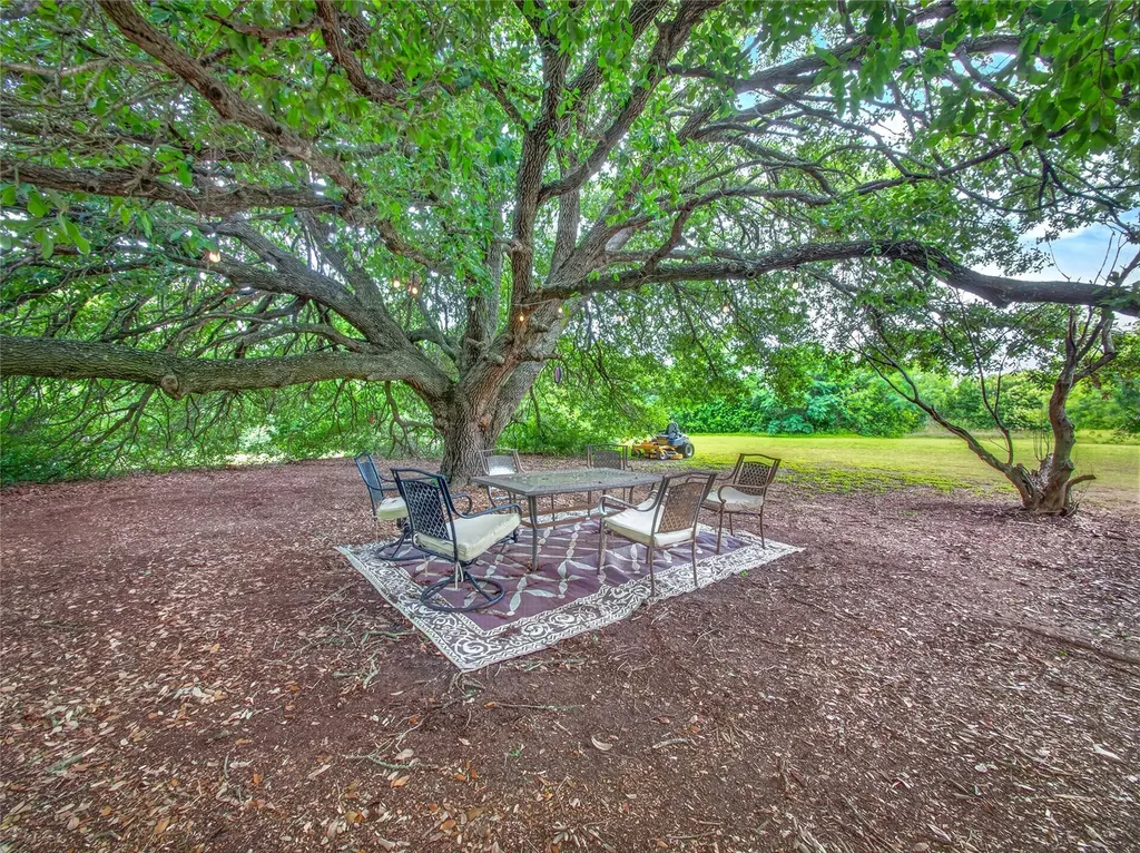 1405 Southwood Hills Drive Taylor TX 76574