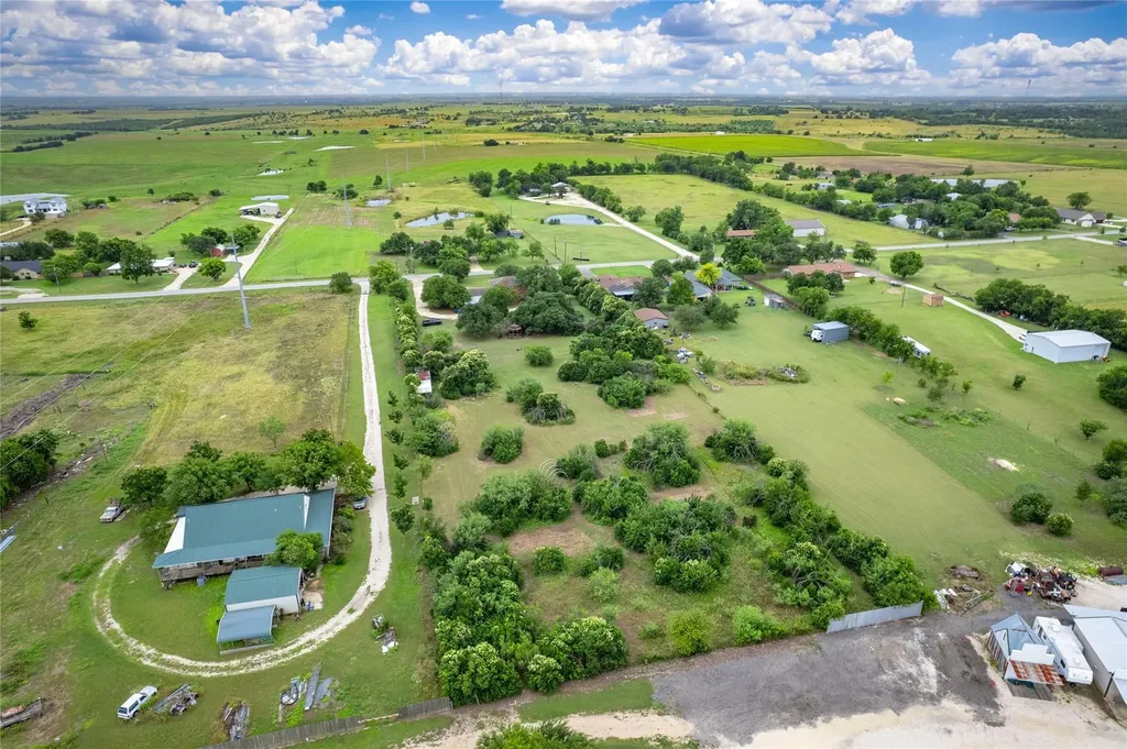 1405 Southwood Hills Drive Taylor TX 76574