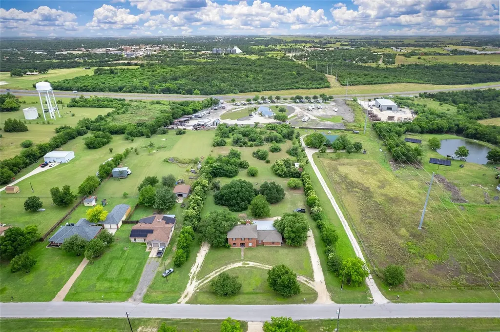 1405 Southwood Hills Drive Taylor TX 76574