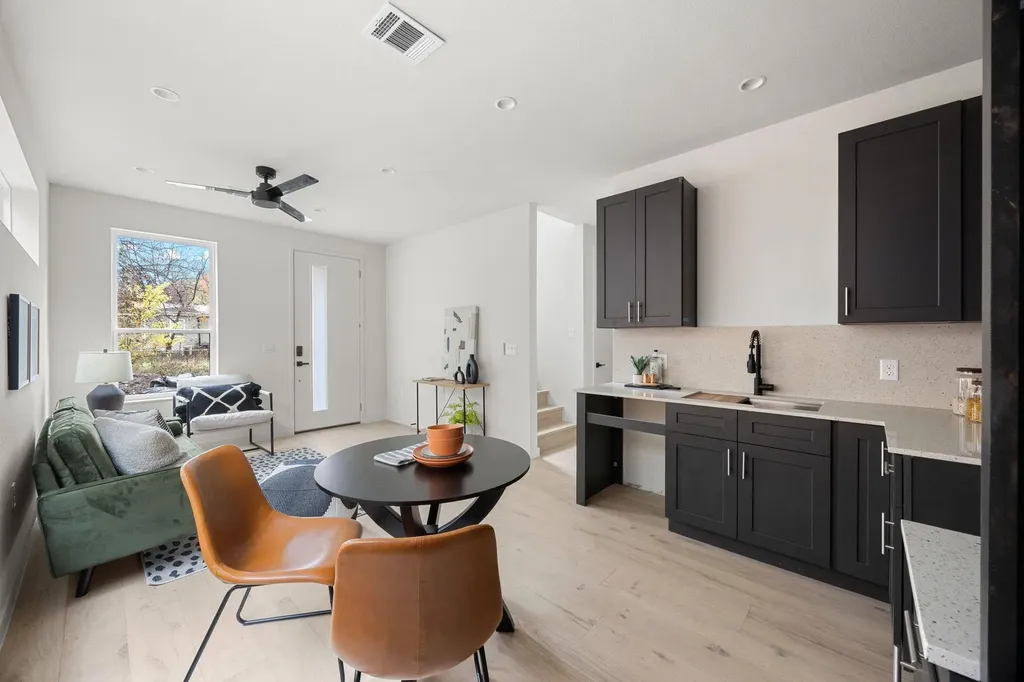 1709 Maple Avenue Austin TX 78702