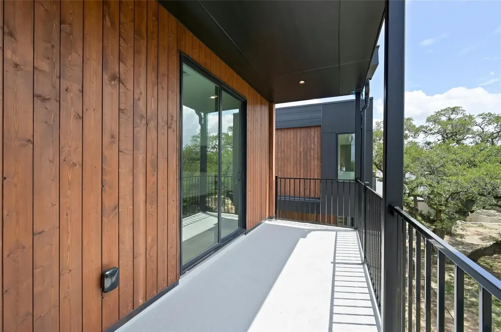 219 Lessin Lane Austin TX 78704