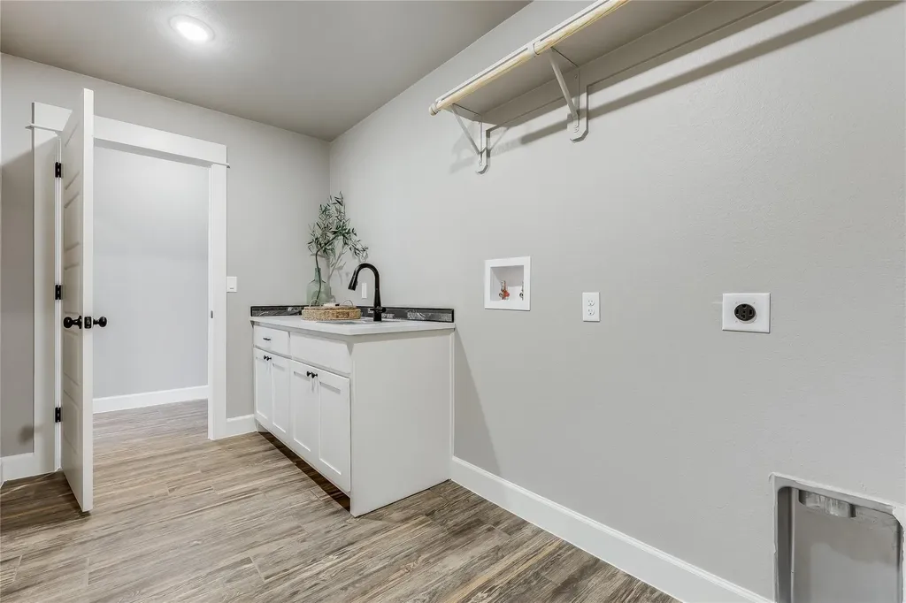 2502 Truman Drive Lago Vista TX 78645