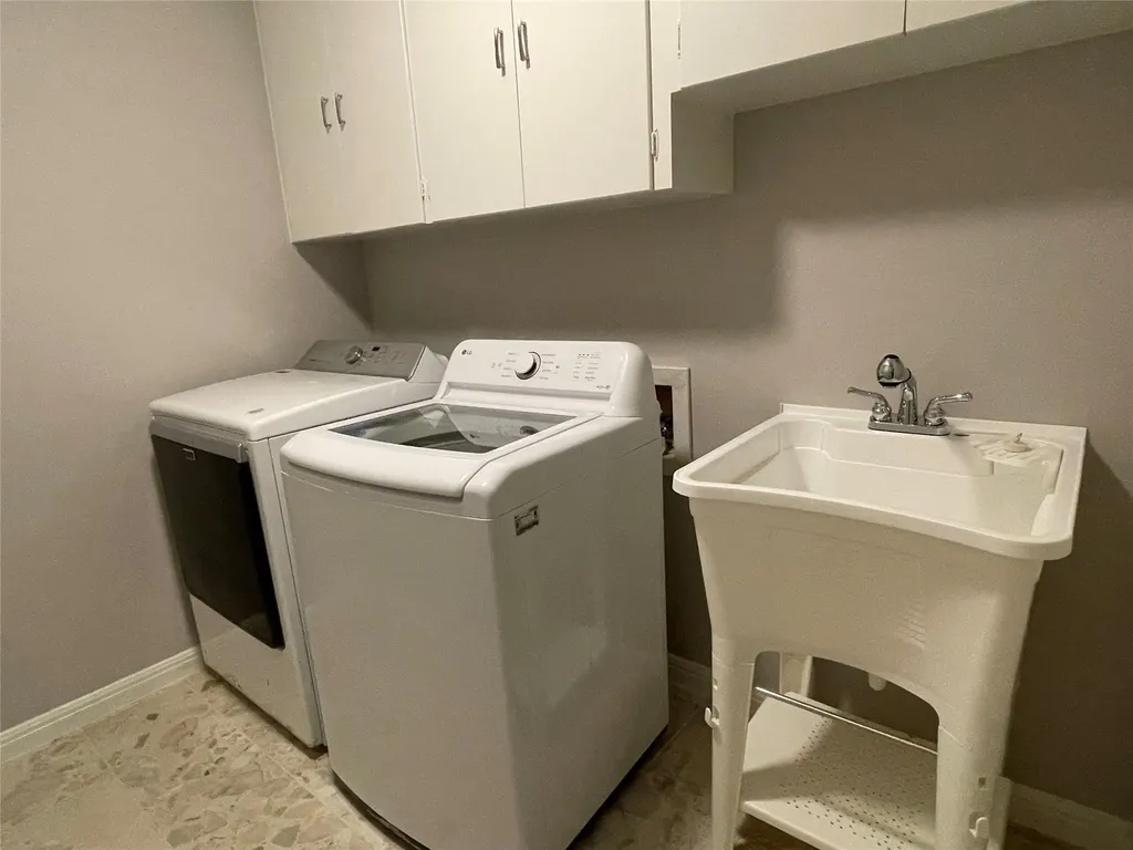 1706 Windoak Drive Austin TX 78741
