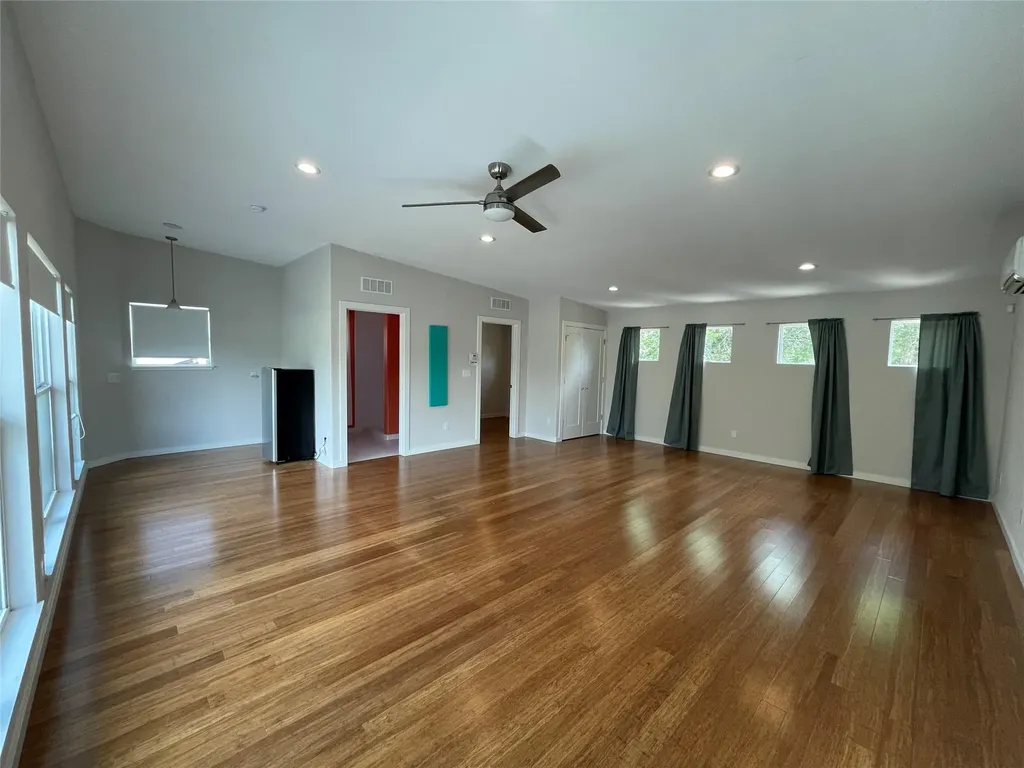 1706 Windoak Drive Austin TX 78741