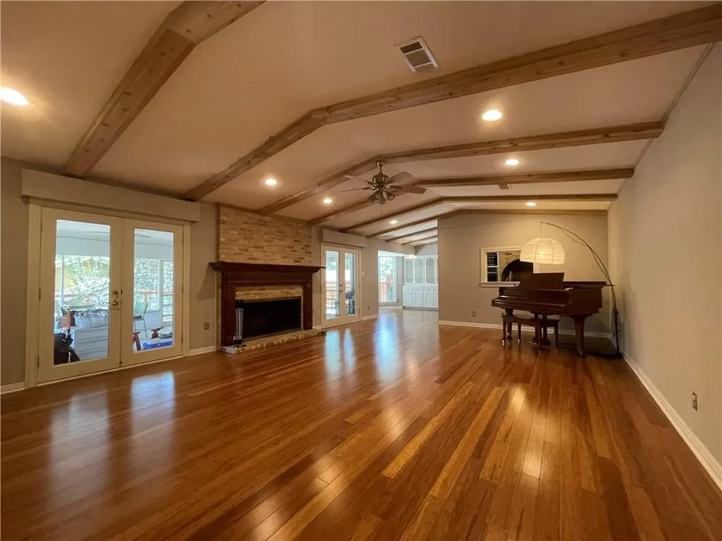 1706 Windoak Drive Austin TX 78741