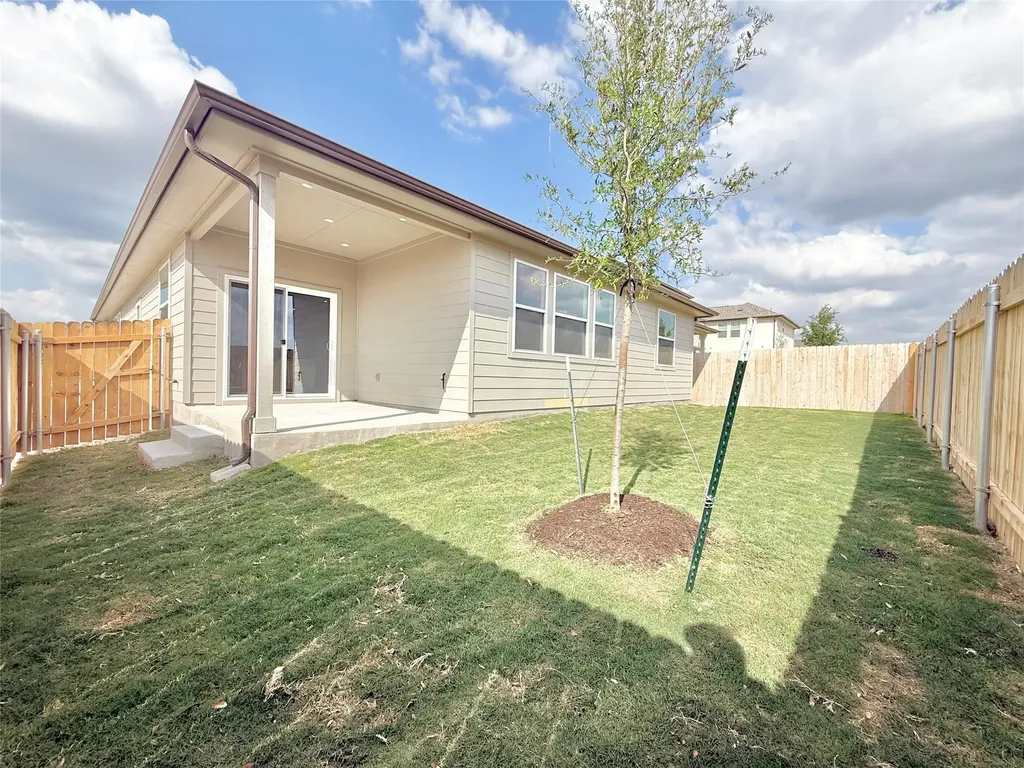 270 Pale Horse Bend Buda TX 78610