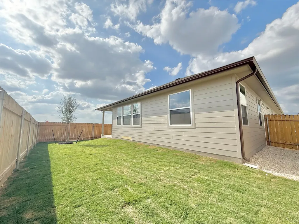 270 Pale Horse Bend Buda TX 78610