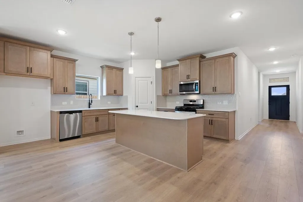 270 Pale Horse Bend Buda TX 78610