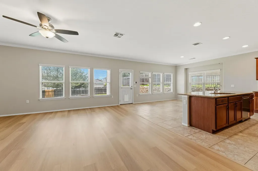 10217 Pinnacle Crest Loop Austin TX 78747