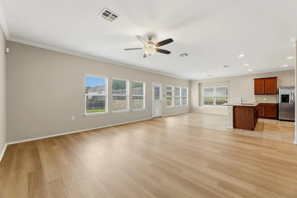10217 Pinnacle Crest Loop Austin TX 78747