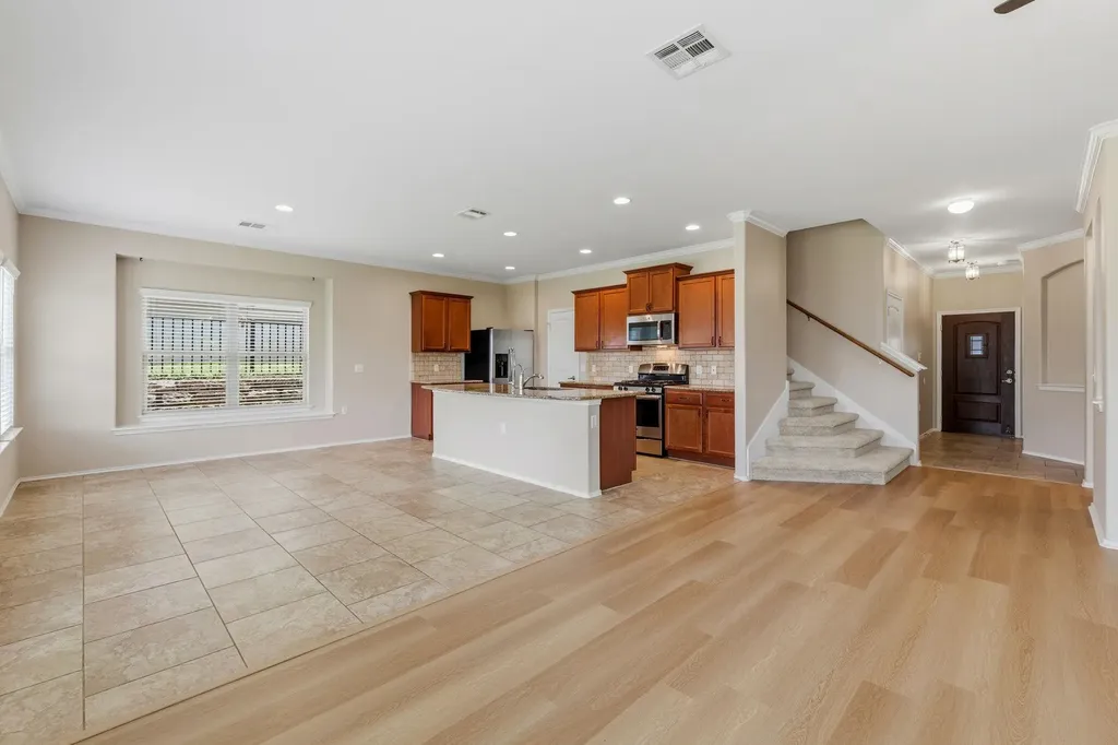 10217 Pinnacle Crest Loop Austin TX 78747