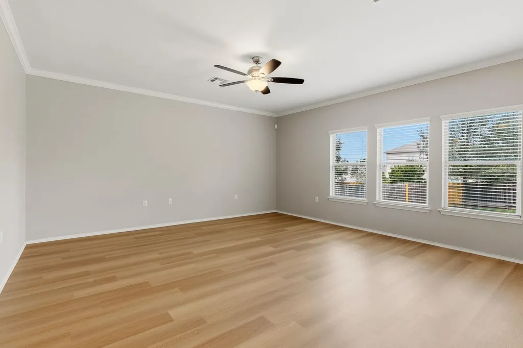 10217 Pinnacle Crest Loop Austin TX 78747