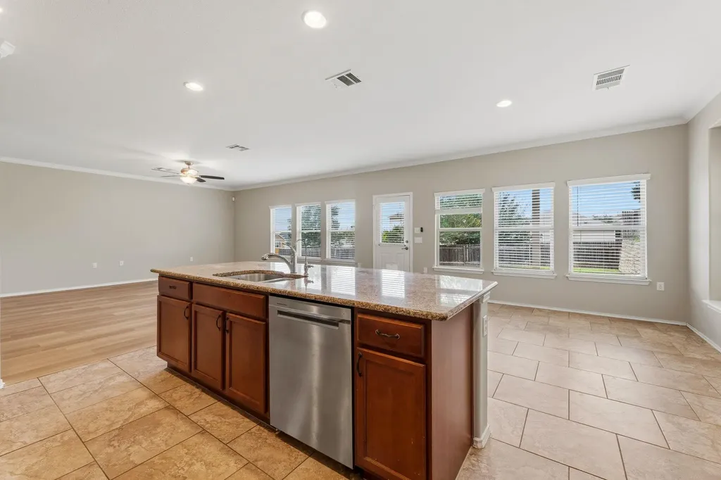 10217 Pinnacle Crest Loop Austin TX 78747