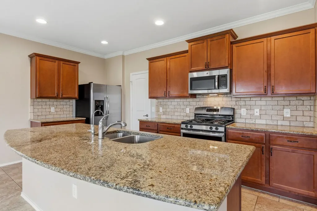 10217 Pinnacle Crest Loop Austin TX 78747