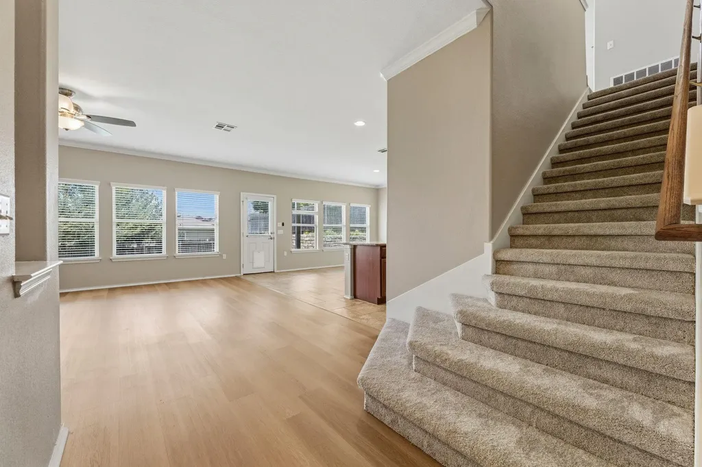 10217 Pinnacle Crest Loop Austin TX 78747