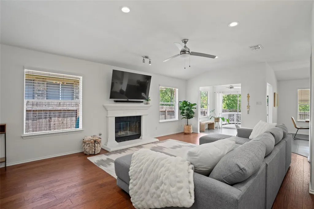 3207 Silkgrass Bend Austin TX 78748