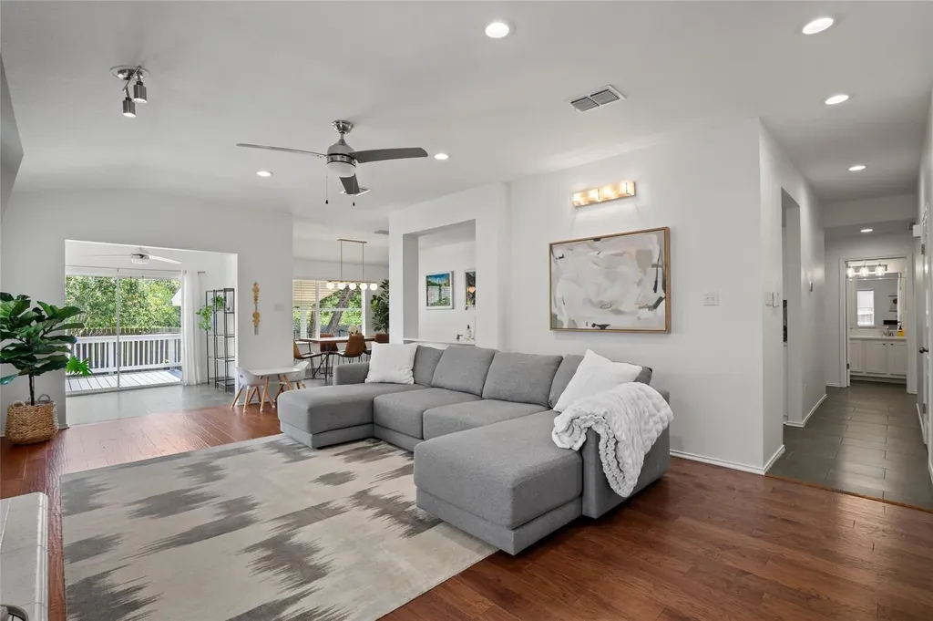 3207 Silkgrass Bend Austin TX 78748