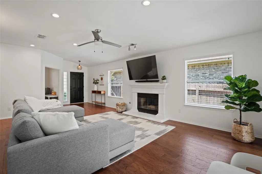 3207 Silkgrass Bend Austin TX 78748
