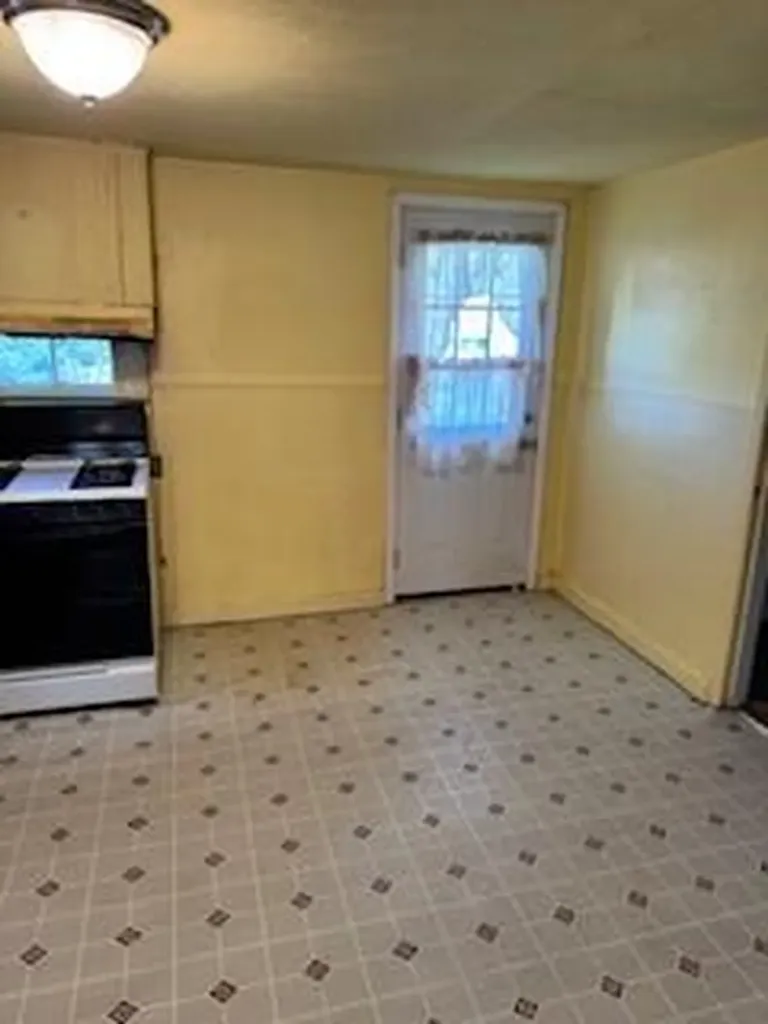 109 Tennessee Street Taylor TX 76574