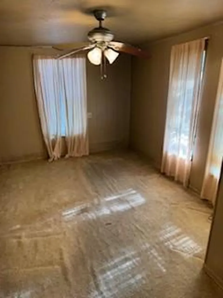 109 Tennessee Street Taylor TX 76574