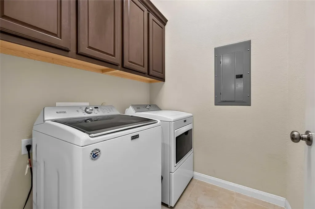 212 Cartwheel Bend Austin TX 78738